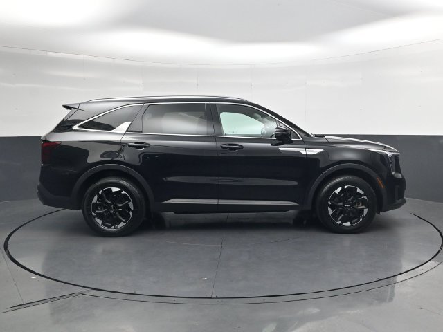 Used 2024 Kia Sorento S AWD/4WD image 3