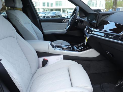New 2026 BMW X5 xDrive50e w/ Climate Comfort Package image 24