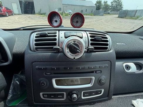 Used 2009 smart fortwo pure RWD image 29