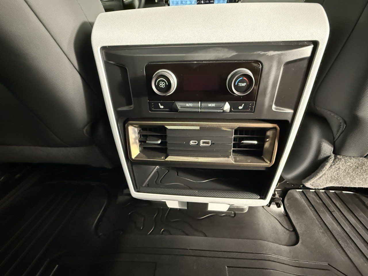 Used 2022 GMC Hummer EV Edition 1 w/ LPO, Illumination Package AWD/4WD image 16