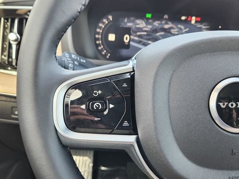 New 2026 Volvo XC90 T8 Plus w/ Protection Package Premier image 15