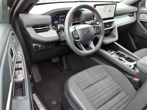 Used 2025 Ford Explorer ST-Line image 5