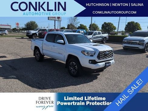 Used 2020 Toyota Tacoma TRD Sport w/ TRD Premium Sport Package AWD/4WD image 1