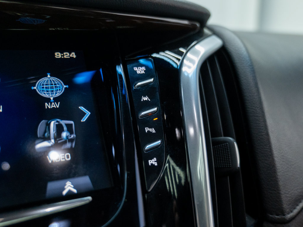 Used 2019 Cadillac Escalade Luxury AWD/4WD image 45