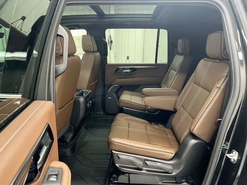 New 2026 Chevrolet Suburban High Country image 24