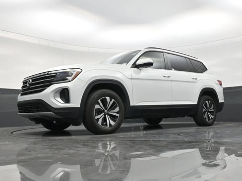 Used 2025 Volkswagen Atlas SE FWD image 20