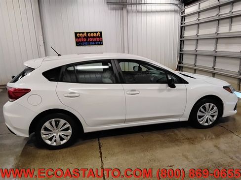 Used 2020 Subaru Impreza 2.0i image 2