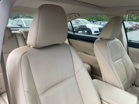 Used 2015 Lexus ES 350 w/ Luxury Package FWD image 7