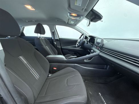 Used 2023 Hyundai Elantra SEL image 15