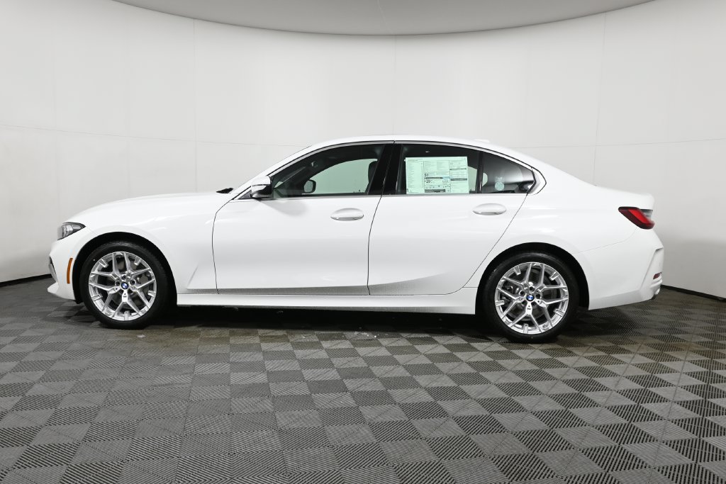 Used 2026 BMW 330i xDrive Sedan w/ Premium Package AWD/4WD image 2
