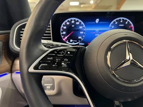 Certified 2025 Mercedes-Benz GLS 450 4MATIC image 19