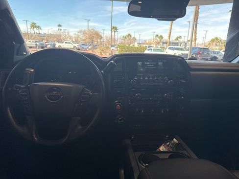 Used 2021 Nissan Titan PRO-4X w/ Pro-4x Convenience Package image 14
