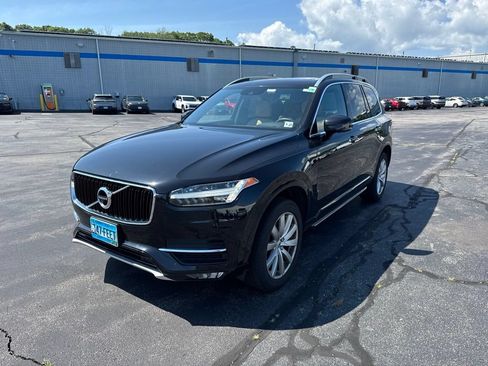 Used 2018 Volvo XC90 T5 Momentum w/ Convenience Package AWD/4WD image 1