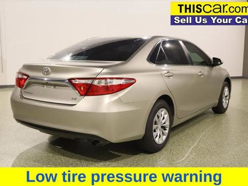 Used 2017 Toyota Camry LE FWD image 5