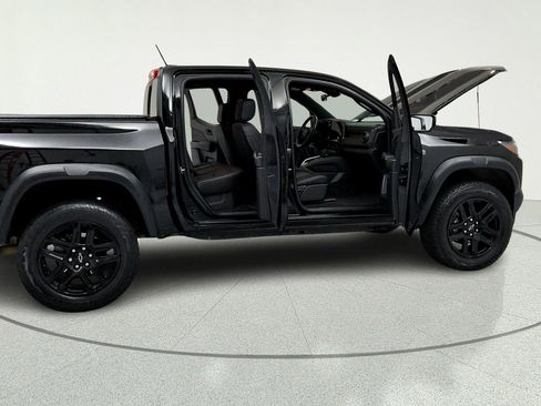 Used 2023 Chevrolet Colorado Trail Boss w/ Advanced Trailering Package AWD/4WD image 13