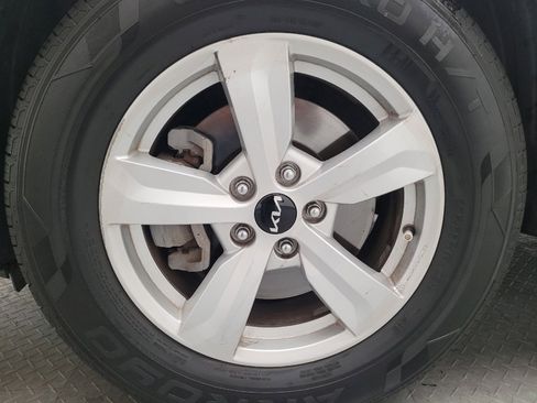 Used 2022 Kia Sorento LX FWD image 31