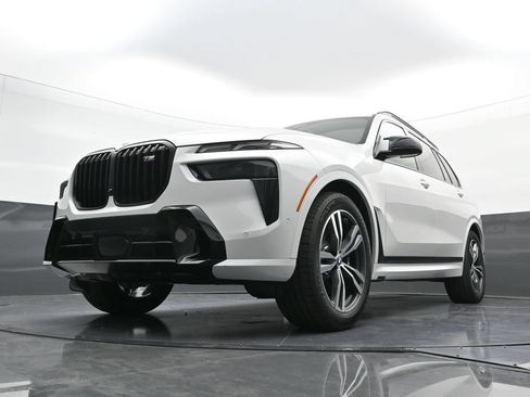 New 2027 BMW X7 M60i AWD/4WD image 24