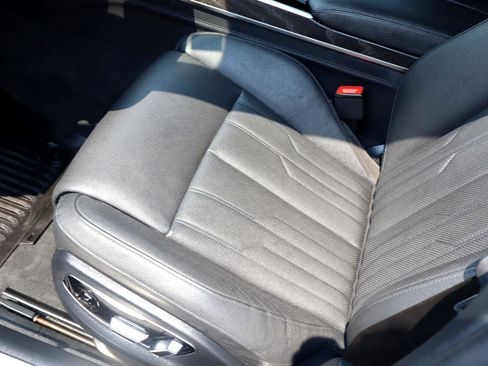 Used 2020 Audi A8 L 4.0T w/ Sport Plus Package image 11