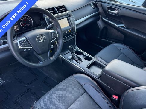Used 2017 Toyota Camry SE image 10