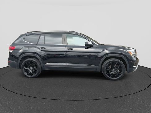 Used 2023 Volkswagen Atlas SE w/ Panoramic Sunroof Package image 9
