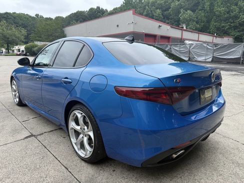 Used 2018 Alfa Romeo Giulia Ti Sport w/ Quick Order Package 22U Sport RWD image 9