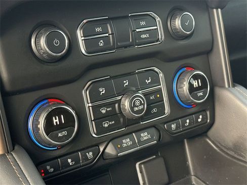 Used 2021 Chevrolet Tahoe High Country w/ Premium Package image 18