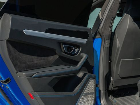 Used 2021 Lamborghini Urus image 75