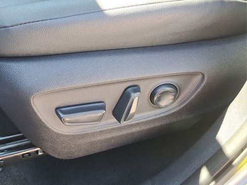 Used 2025 Toyota Grand Highlander AWD image 19