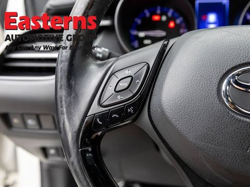 Used 2018 Toyota C-HR XLE FWD image 15