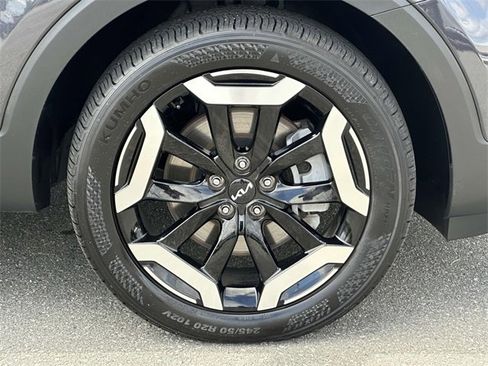 Certified 2025 Kia Telluride S image 9