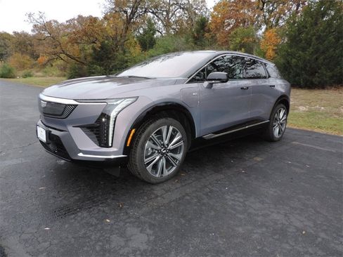 New 2026 Cadillac Optiq Luxury 2 image 1