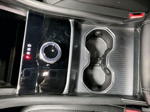 Used 2025 Jeep Grand Cherokee Limited image 17