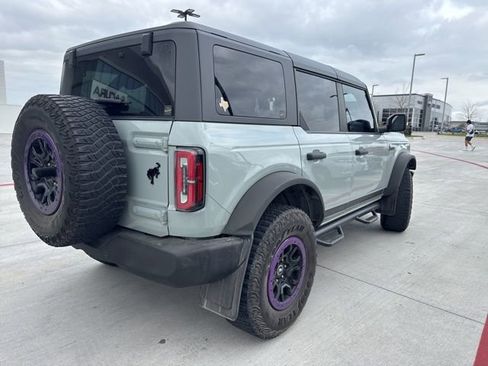 Used 2023 Ford Bronco Wildtrak image 7