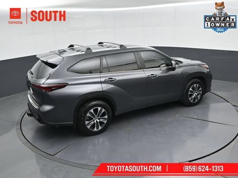 Used 2024 Toyota Highlander XLE AWD/4WD image 48