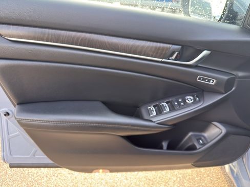 Used 2022 Honda Accord Touring image 13