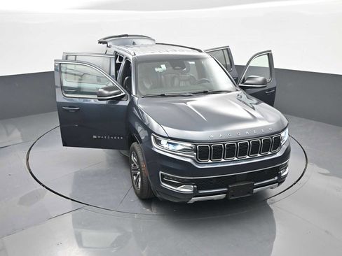 Used 2024 Jeep Wagoneer L Series II w/ Flexible Seating Group AWD/4WD image 54