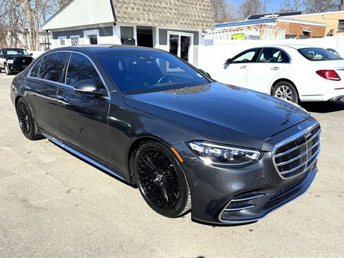 Used 2022 Mercedes-Benz S 580 4MATIC Sedan w/ AMG Line Package image 3