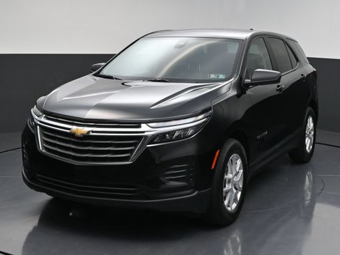 Used 2024 Chevrolet Equinox LS w/ LS Convenience Package FWD image 4