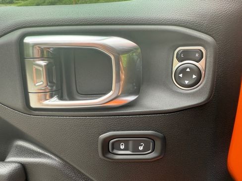 New 2025 Jeep Gladiator Sport image 14