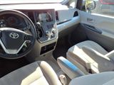 Used 2015 Toyota Sienna L image 6