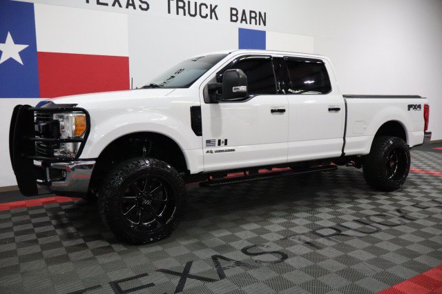 Used 2017 Ford F250 XLT w/ XLT Premium Package AWD/4WD image 2