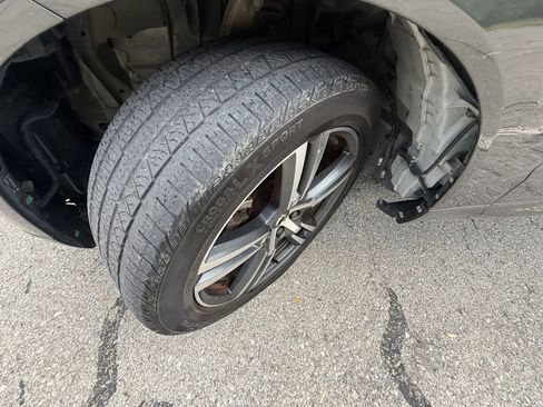 Used 2018 Volvo XC60 T5 Momentum w/ Vision Package AWD/4WD image 10