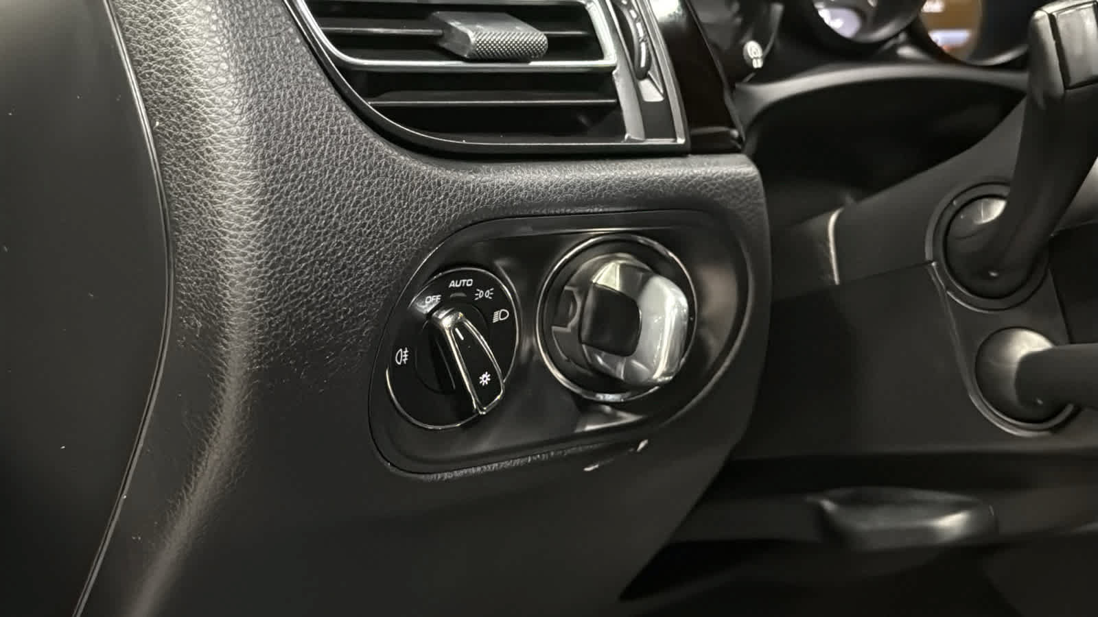 Used 2021 Porsche Macan AWD/4WD image 20
