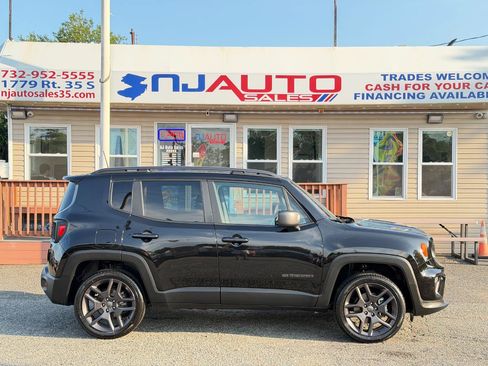 Used 2021 Jeep Renegade Latitude AWD/4WD image 3