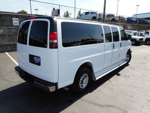 Used 2016 Chevrolet Express 3500 LT w/ LT Preferred Equipment Group image 8
