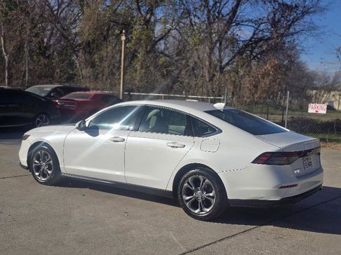 Used 2023 Honda Accord EX image 4