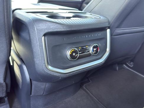 Used 2025 Ford Expedition Active image 28