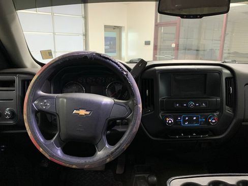 Used 2018 Chevrolet Silverado 1500 Custom w/ Custom Value Package AWD/4WD image 8