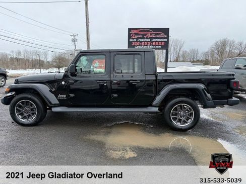 Used 2021 Jeep Gladiator Overland w/ Popular Equipment Package AWD/4WD image 2