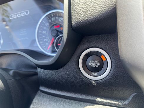 Used 2019 RAM 1500 Big Horn AWD/4WD image 30
